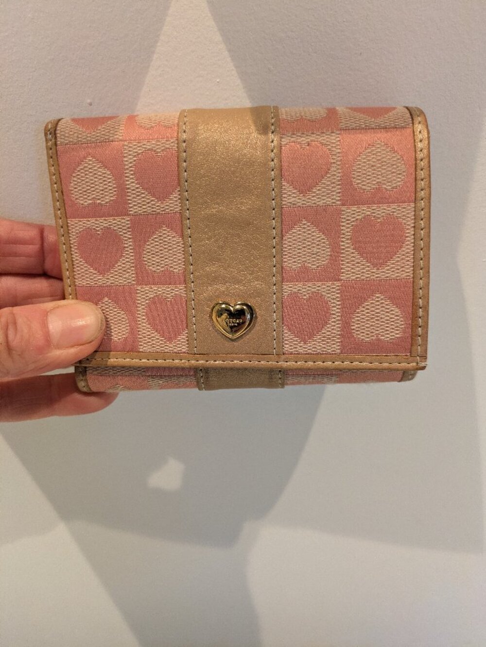 Lovecat Paris Pink Heart Jacquard Trifold wallet in Pink/Tan Vintage Y2K.
